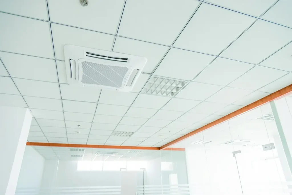 Jak długo trwa montaż klimatyzacji w biurze?